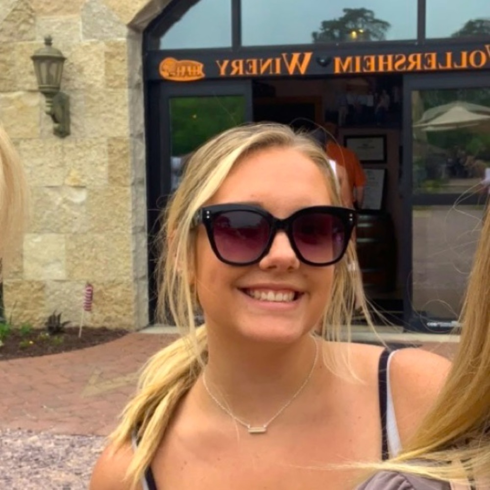 Meet your Posher, Jessica